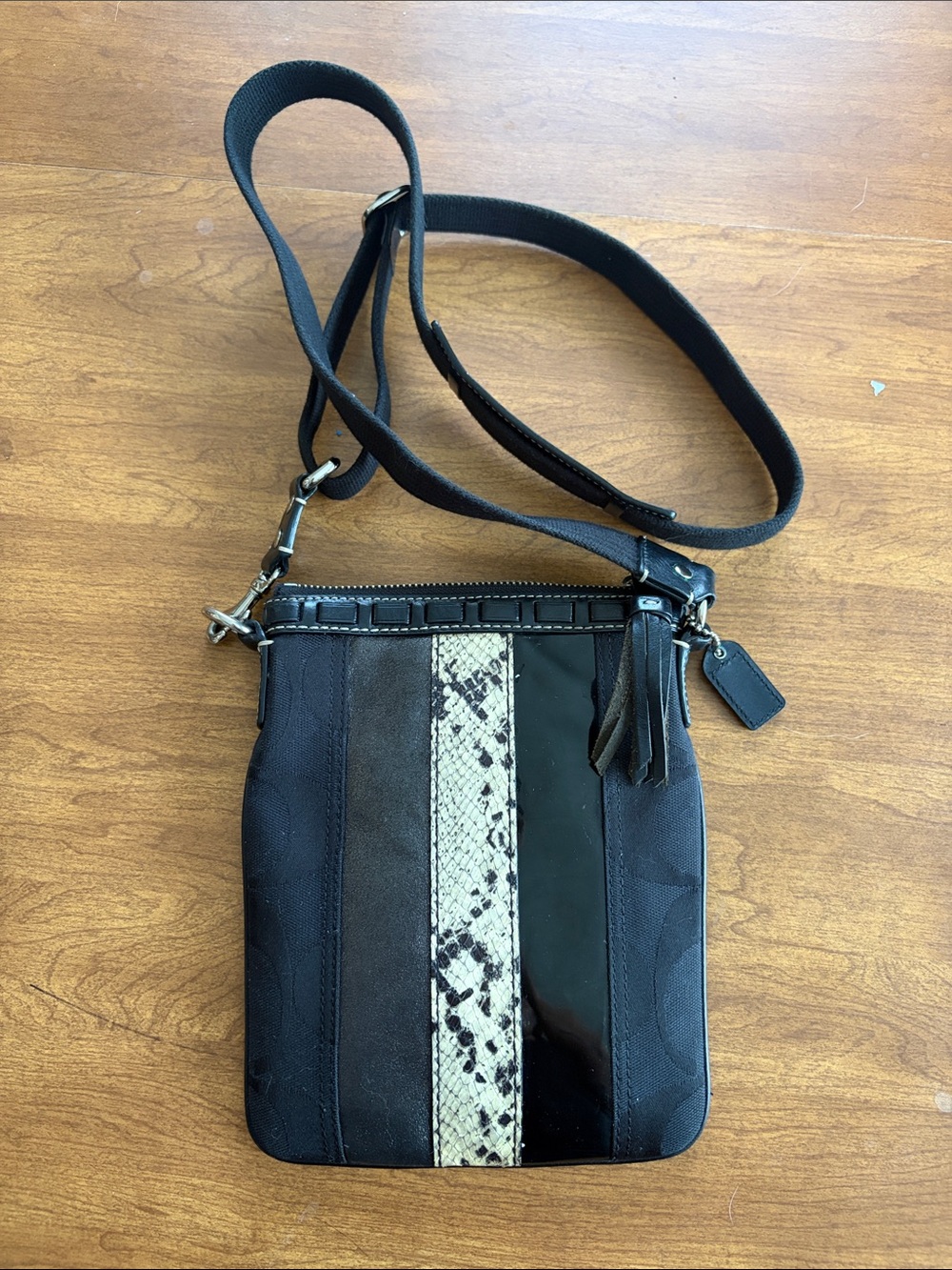 2006 Coach Hampton Shoulder Bag Multi-Texture